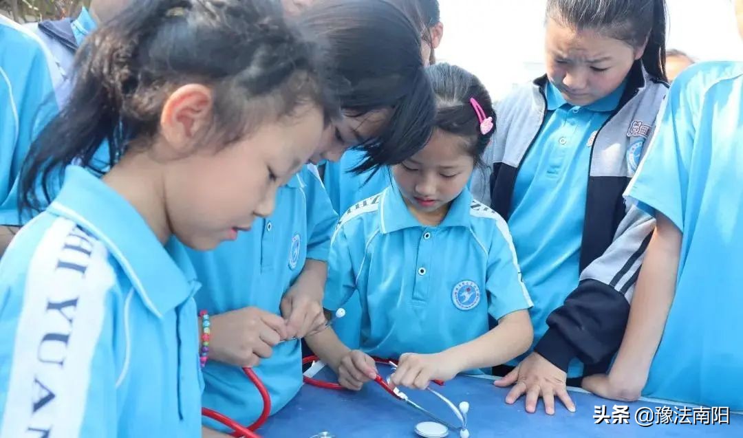 建党百年学校组织的迎七一活动,邓州市庆祝建党100周年活动选拔赛