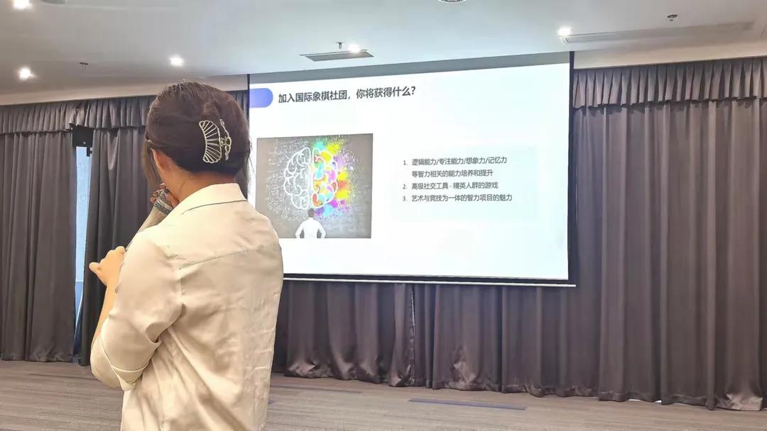 上海高藤致远创新学校社团招新现场：有趣的人，终会相遇