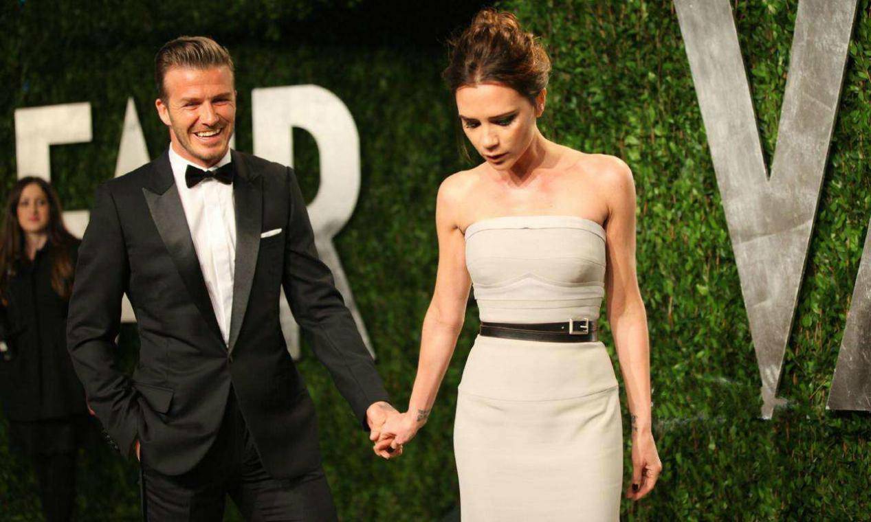 小贝晒三个儿子,小贝儿子为他庆生