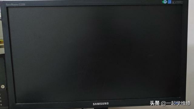 计算机开机后出现黑屏如何处理,计算机黑屏不显示任何东西