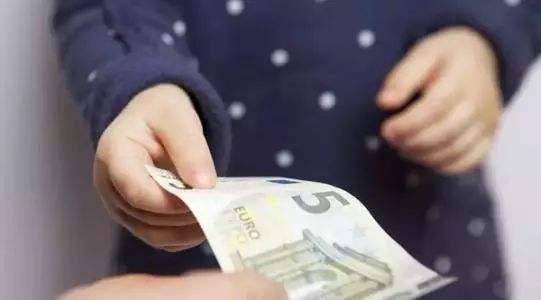 八岁孩子偷拿50元,8岁孩子偷家里的钱怎么办