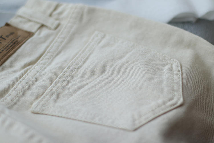 是件称职的“解忧”白裤工装！四季匹配能力：超级赞哦~