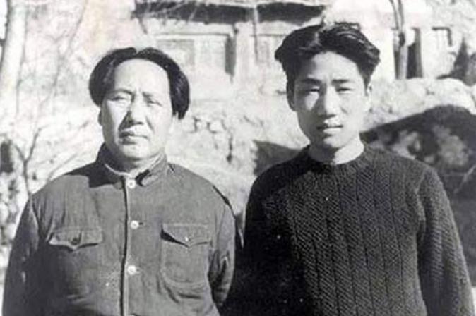 毛主席独自珍藏毛岸英遗物26年，毛岸英牺牲后他曾休养两个多月