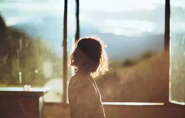 爱的反义词不是不爱而是遗忘,爱的反义词是遗忘还是恐惧