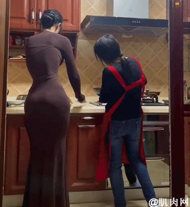 腰比郎朗妻子吉娜还细，网友：这腰臀比是真实存在的吗？