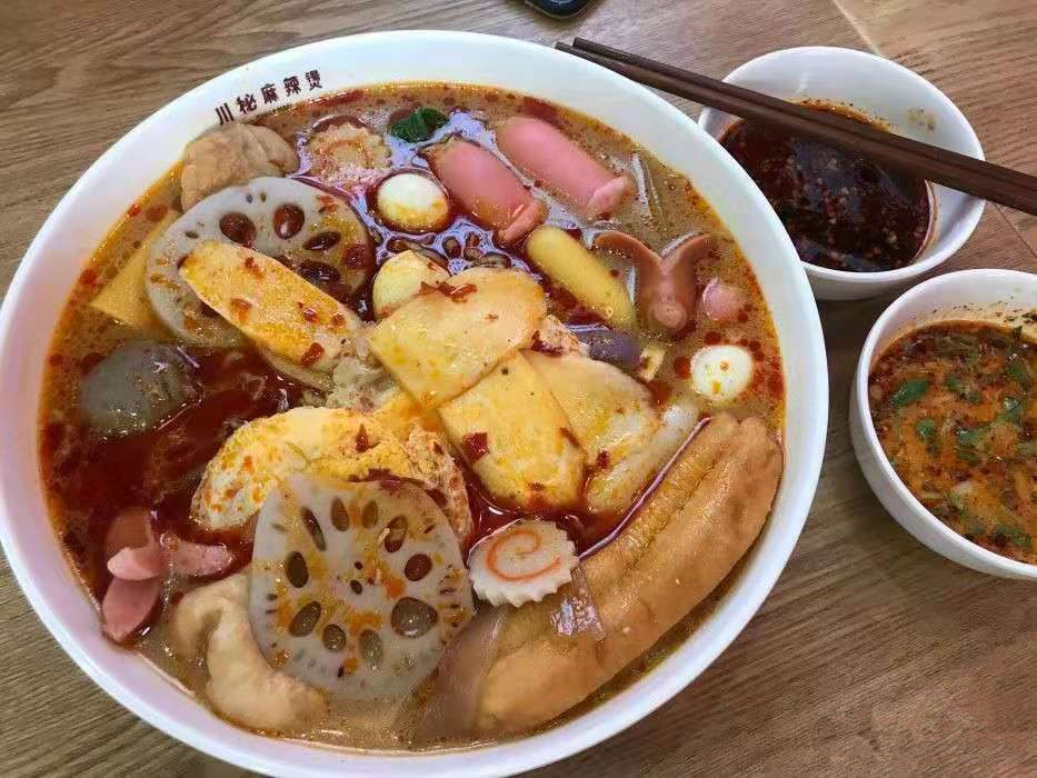 新手开麻辣烫加盟店不包转让费,新手开店麻辣烫怎么起步