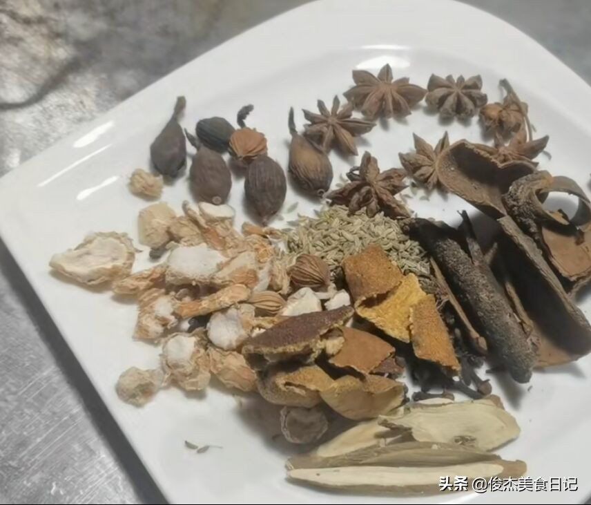 正宗牛杂绝密配方大全,大厨教我做牛杂的视频