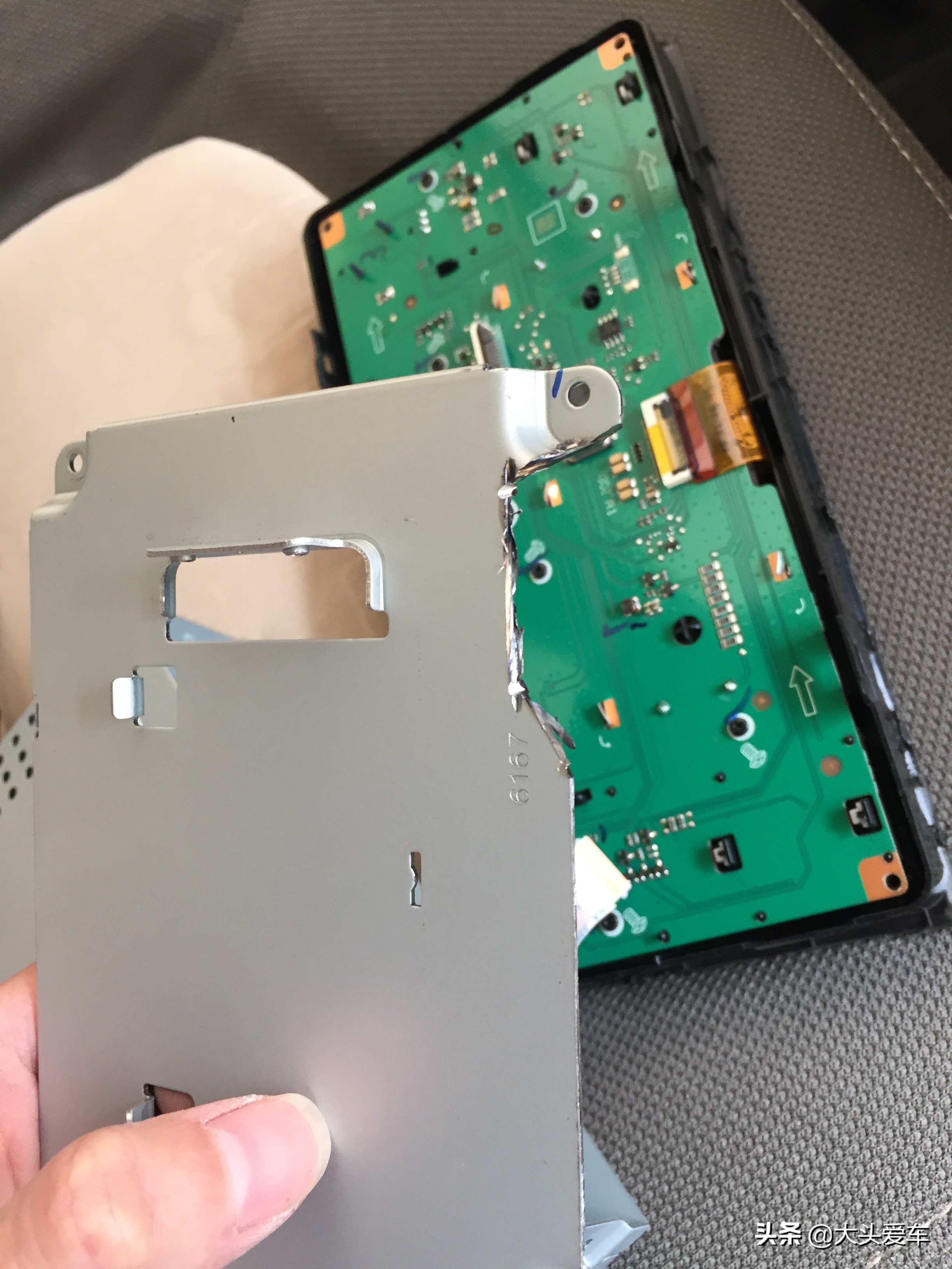 12年奔奔mini换收音机,12年二手奔奔mini