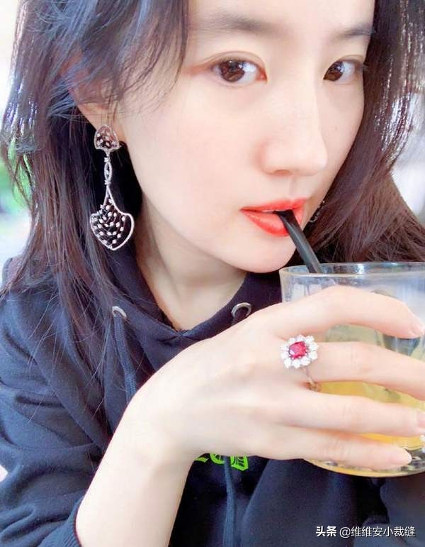 揭秘刘亦菲14天急速美白法,刘亦菲雾面妆和其他女星水光肌