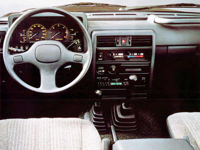 日产途乐vs丰田陆巡越野视频,日产途乐和丰田陆巡哪一款车更大