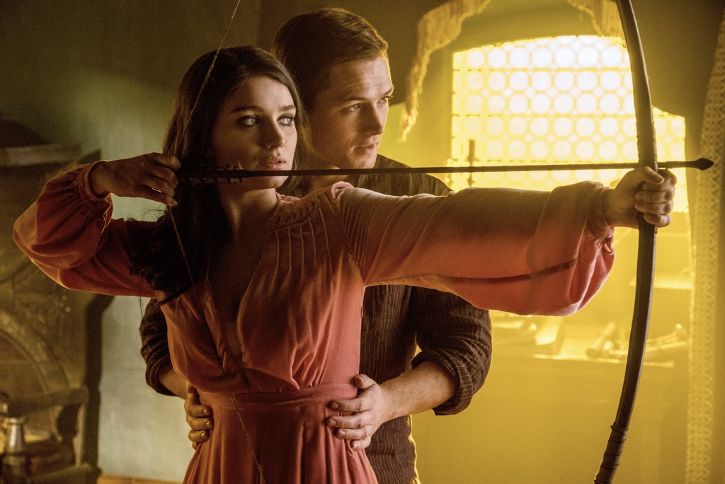 逆袭*片爽**《罗宾汉:起源》:弓箭版“王牌特工”+马车版“速激”