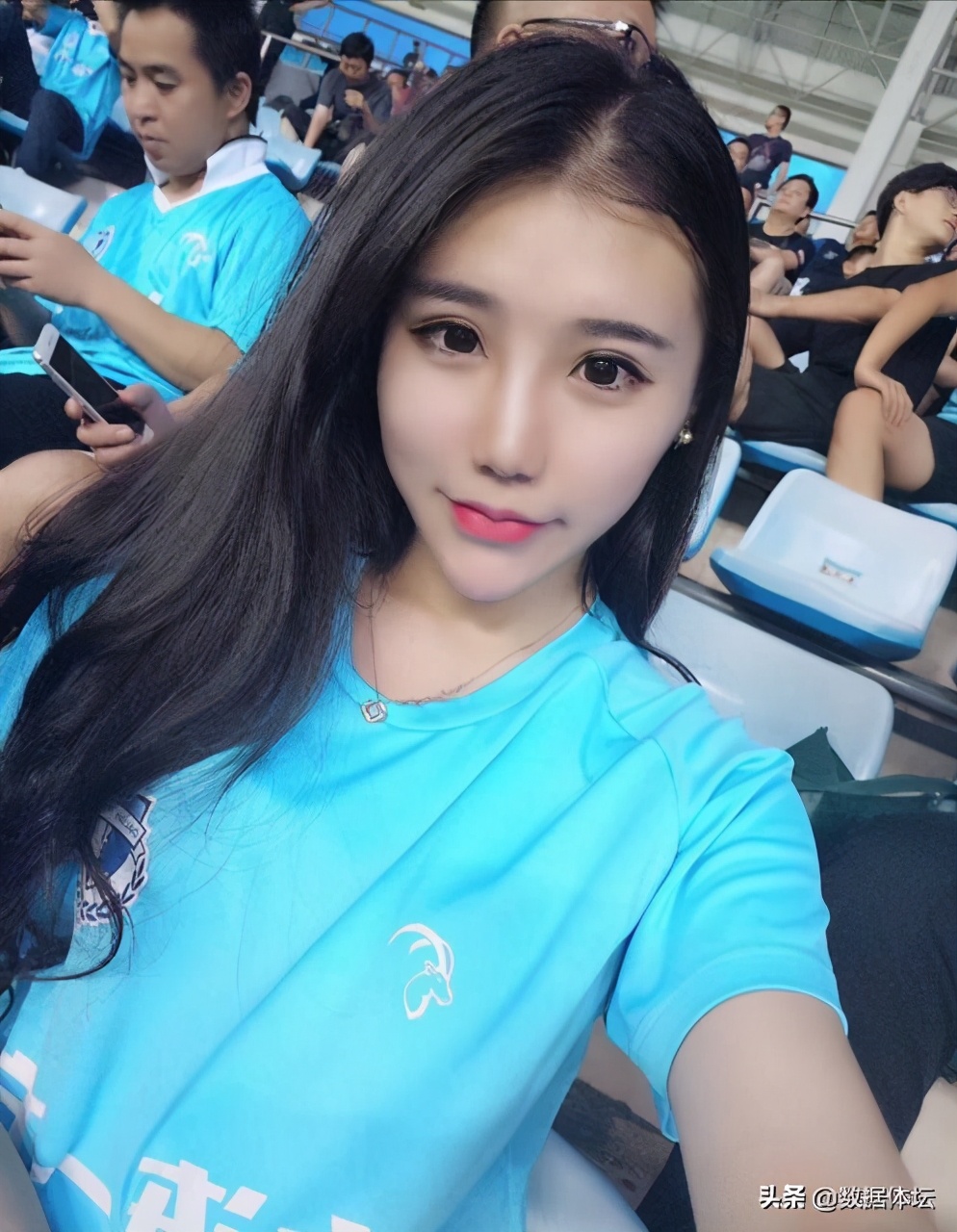 谁是那颗最亮的星——中超美女球迷盘点（上）