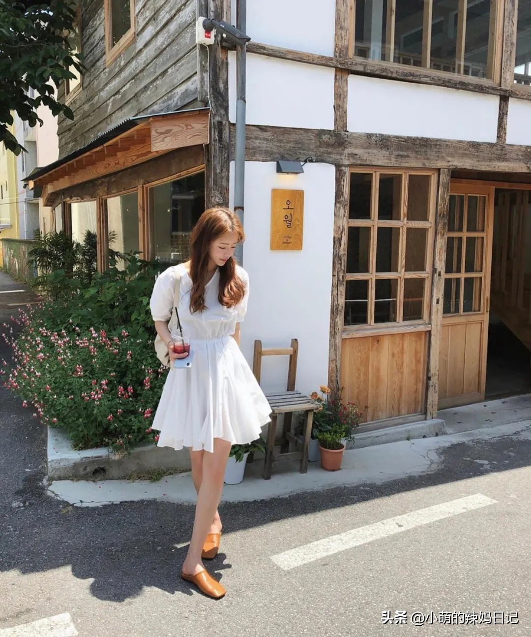 穿连衣裙可以配什么鞋,穿连衣裙上面搭配什么鞋子