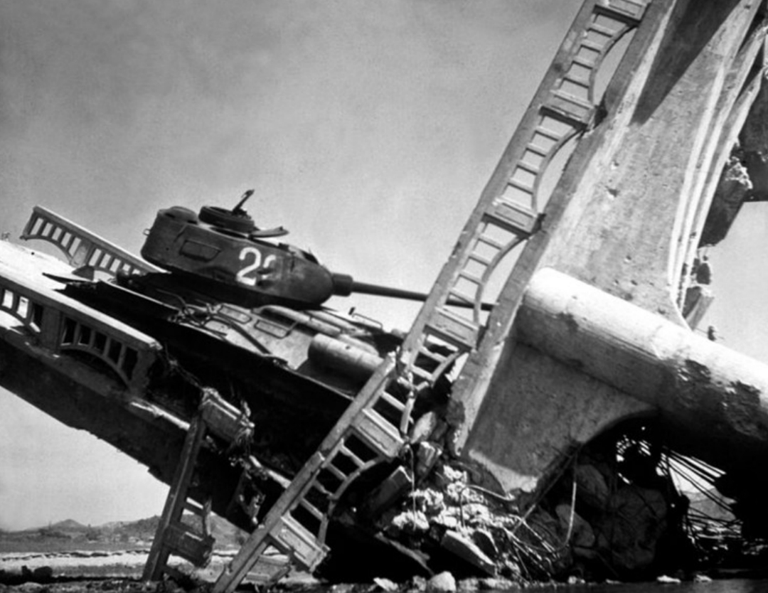 经济实惠的T34坦克，为什么反而成了战场上不经济，不实惠的坦克