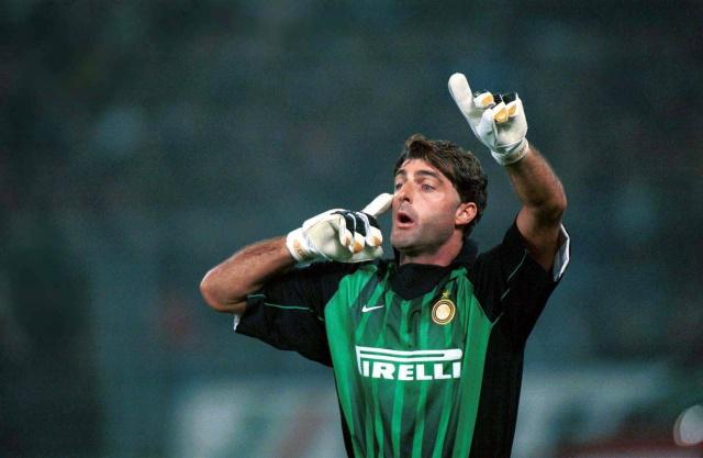 90年代足坛群星璀璨,齐达内过人罗纳尔多