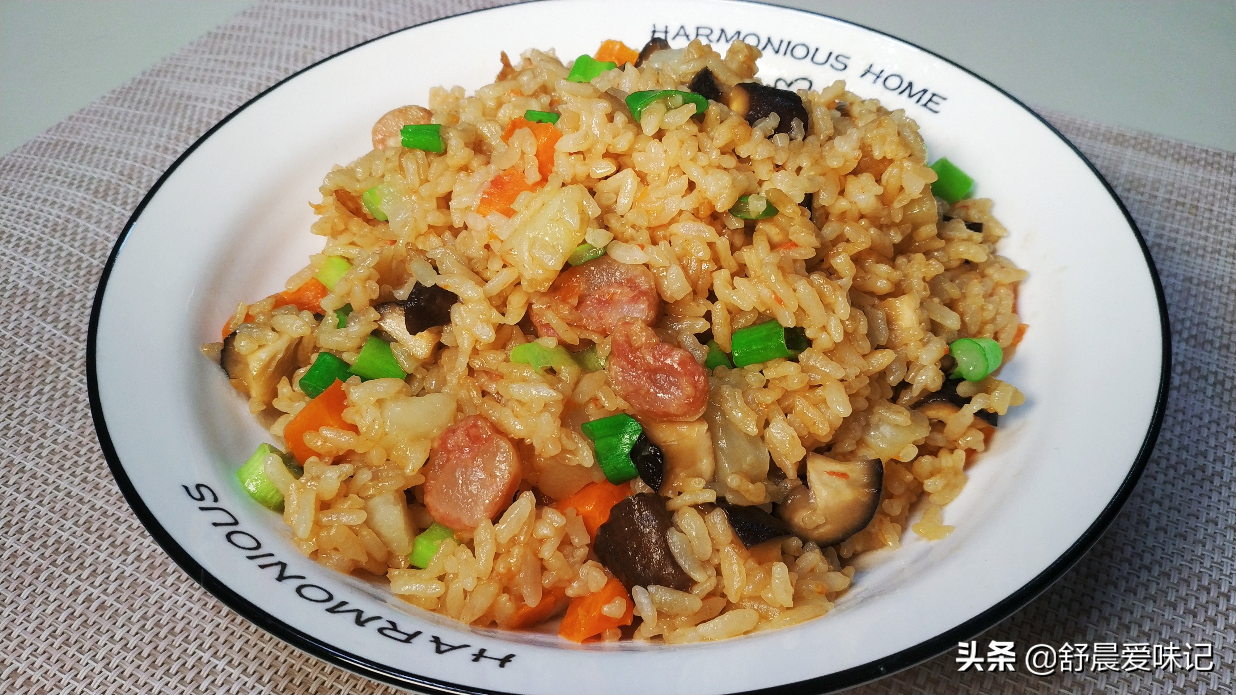 在家做“懒人饭”,有肉有菜还有饭,喷香好吃,孩子都能吃两碗