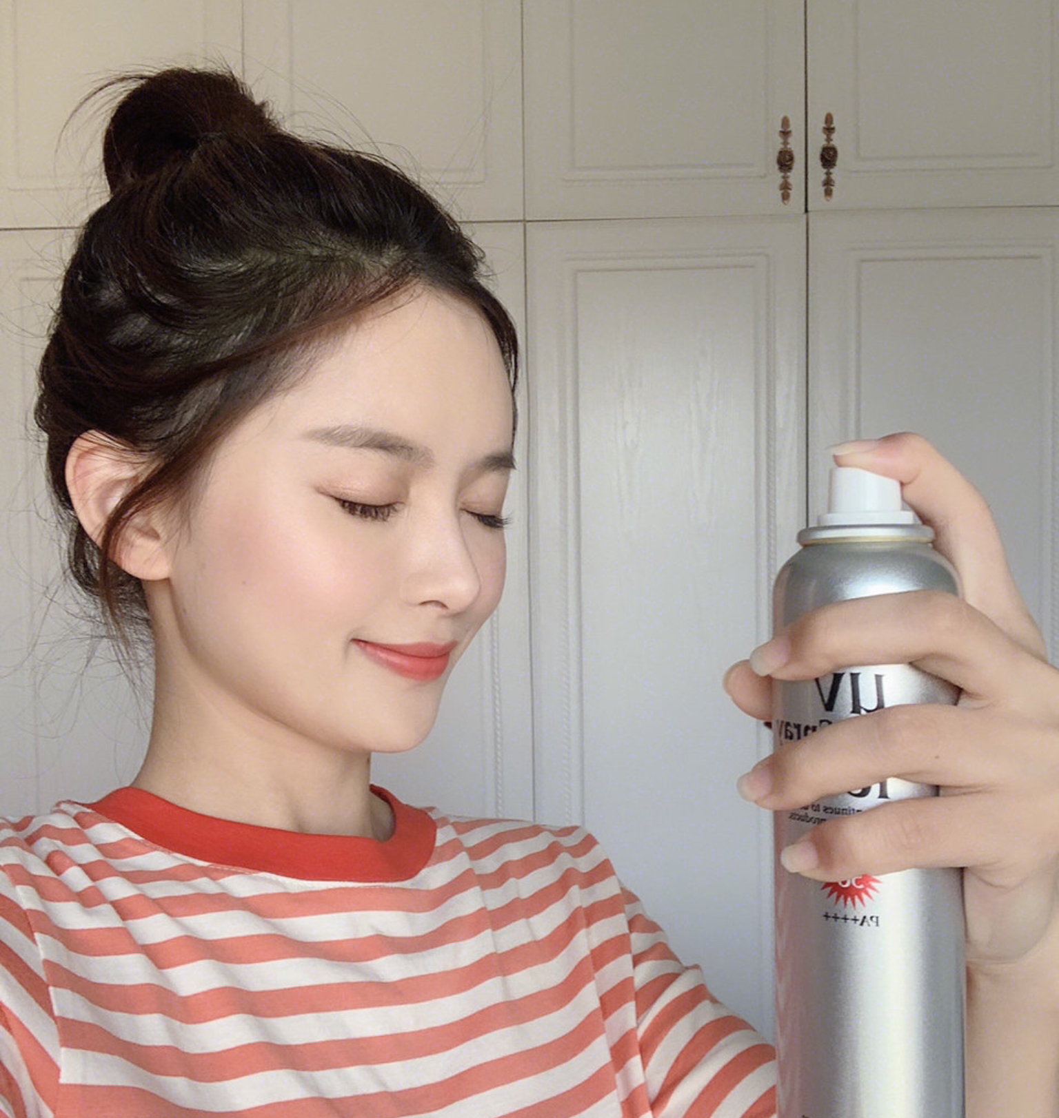 夏天化妆容易出油怎么办,夏天化妆不脱妆的技巧与步骤