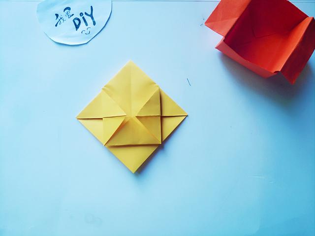 纸箱折纸恐龙全身的方法,简单纸箱做坦克折纸教程