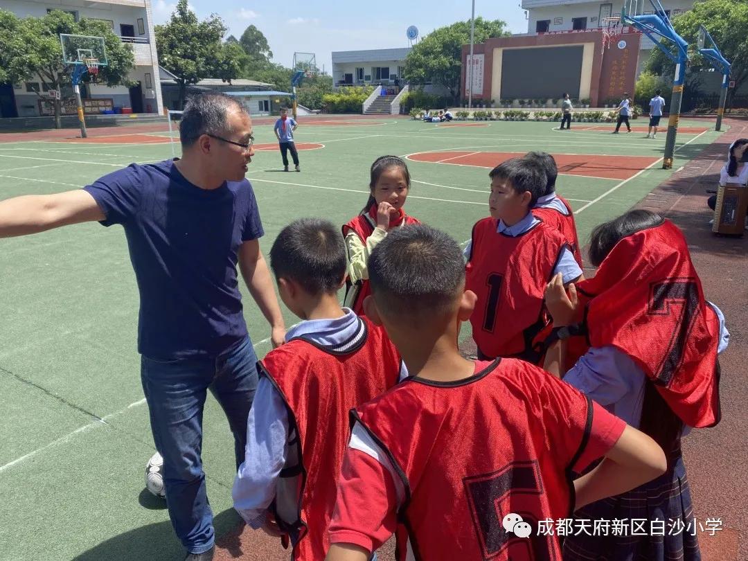 足球转动梦想,足球联赛暨校园足球