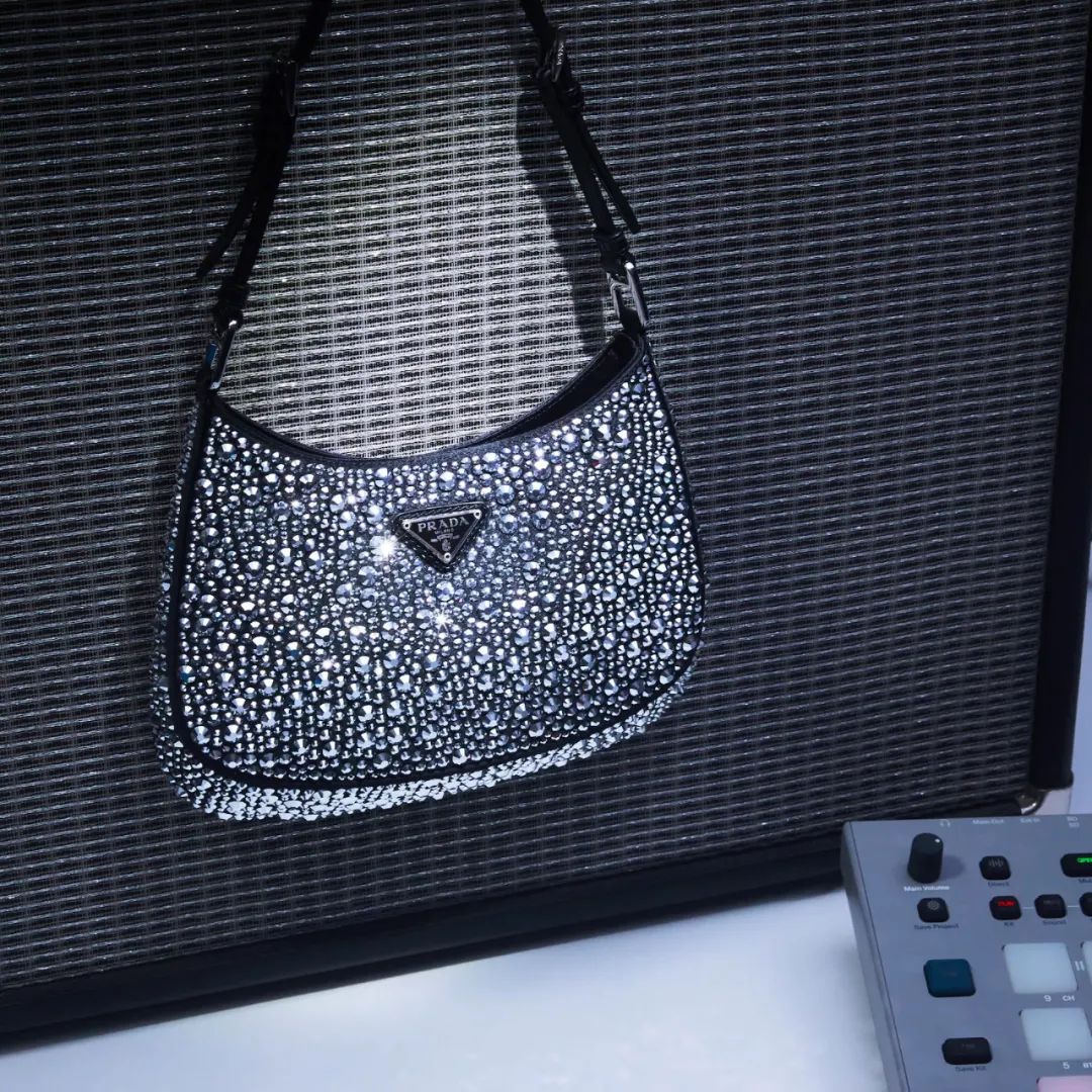 情侣送礼物不应该送什么,情侣之间送礼物不对等