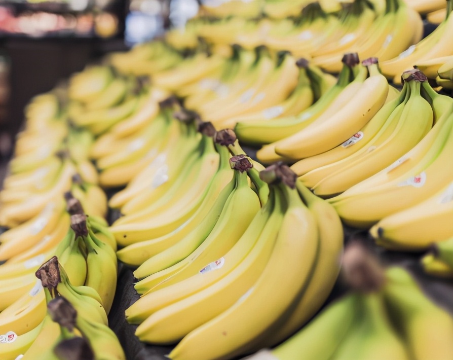 买香蕉买大的好小的好,买香蕉要好吃又嫌丑的小视频