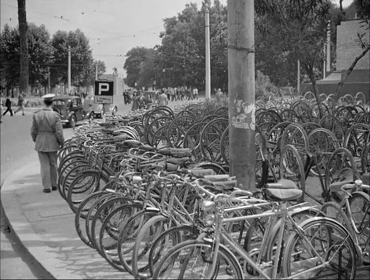 偷自行车的人是怎么样的,偷自行车的人反映出的现实意义