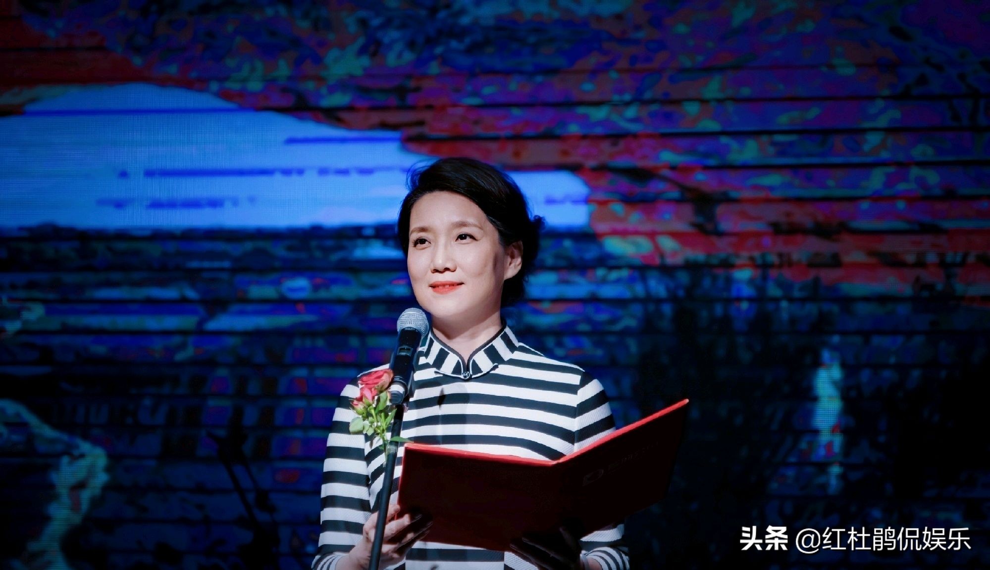 58岁央视李修平生活近照,李修平穿西装近照图片