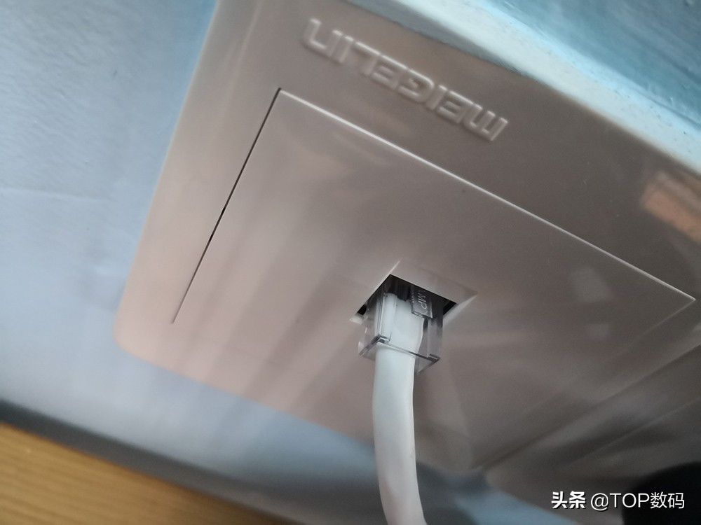 卧室wifi信号满格网速却很差,如何增强家里的5gwifi信号