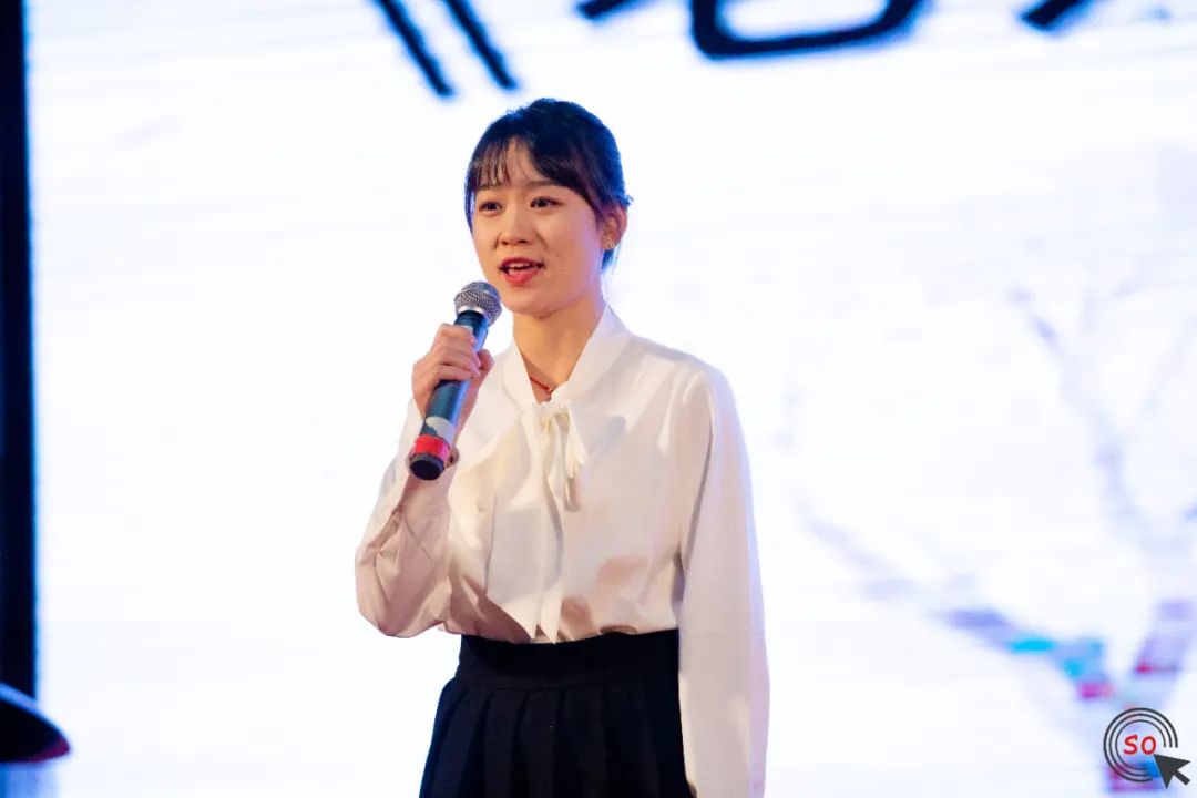 白塔中学2019年庆祝视频,白塔中学表彰大会