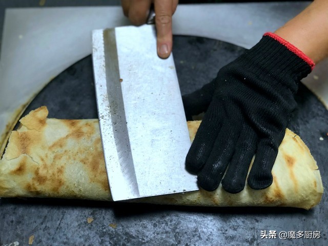 8元一个菜,简单菜煎饼做法全过程