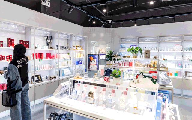 @所有猫控！万菱汇「猫咪美妆店」，任吸任摸！还有GD限量同款