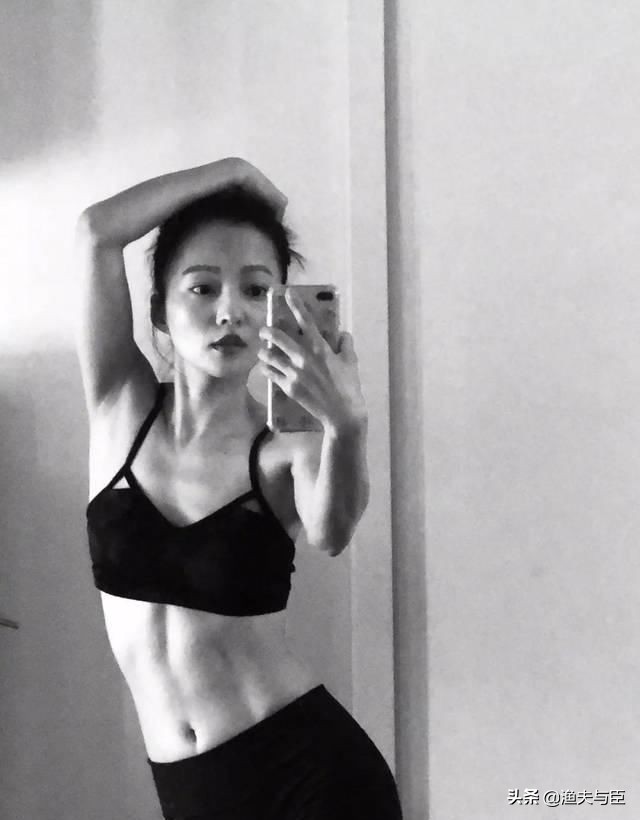 “过气”十年，凭什么她发个问号也能上热搜？