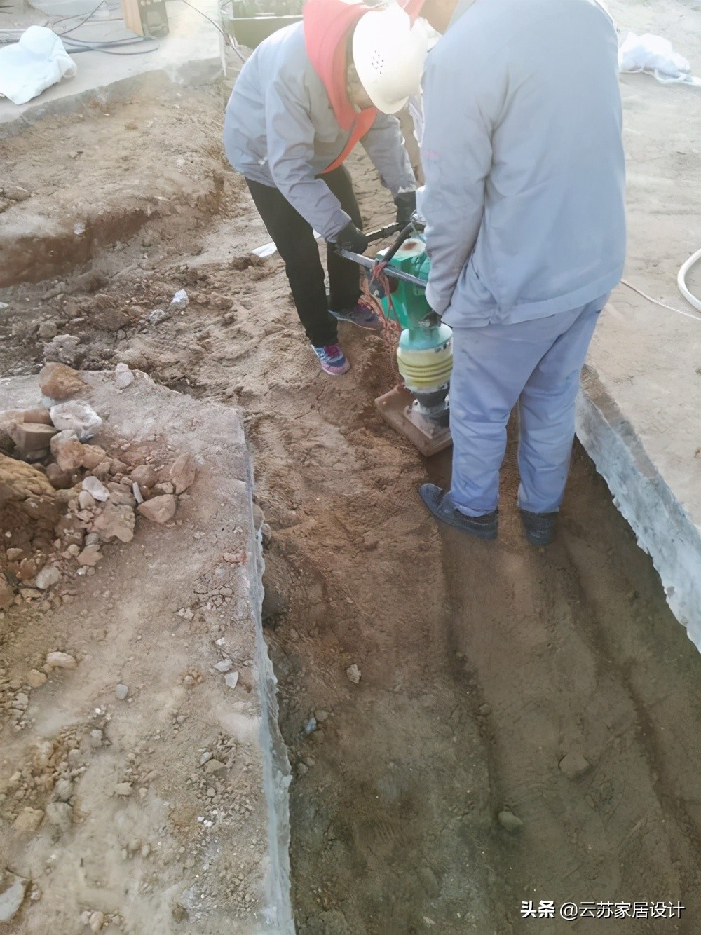 地面防水层没做好漏水怎么查,防水层被楼下装修震坏了怎么办