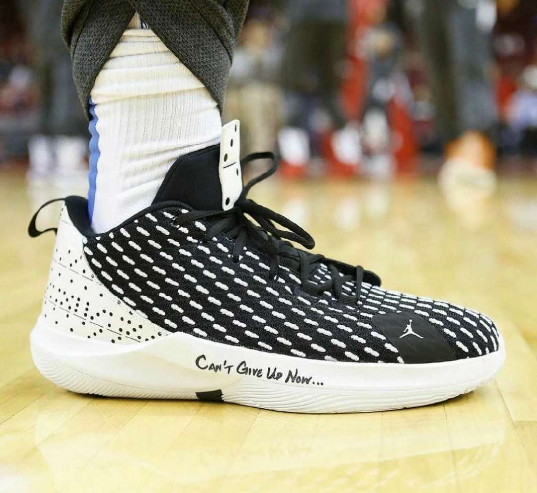 保罗12代球鞋视频,保罗十二种球鞋