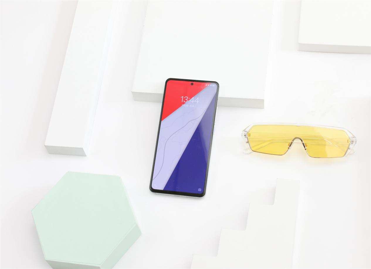 iqoo7传奇版和普通的有什么区别,iqoo7传奇版和普通版的有区别吗