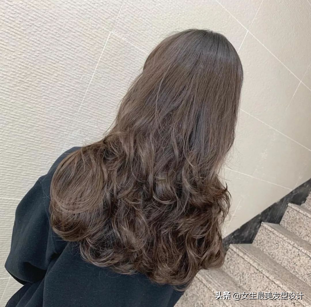 烫发中长内扣怎么打理,烫发女生推荐中长好打理