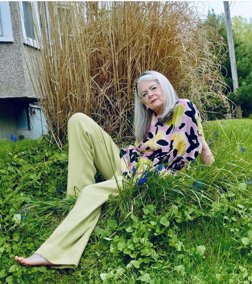 时尚玩转色彩让你轻松穿搭不出错 (100例经典色彩搭配穿搭)