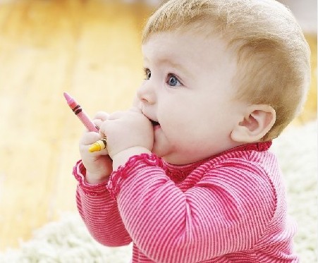 孩子做作业老是咬铅笔怎么办,一年级孩子上课写字老咬铅笔