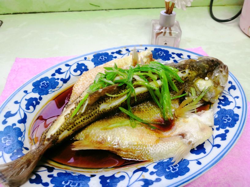 清蒸鱼正确做法步骤及时间,清蒸鱼八分钟小窍门教你一看就懂