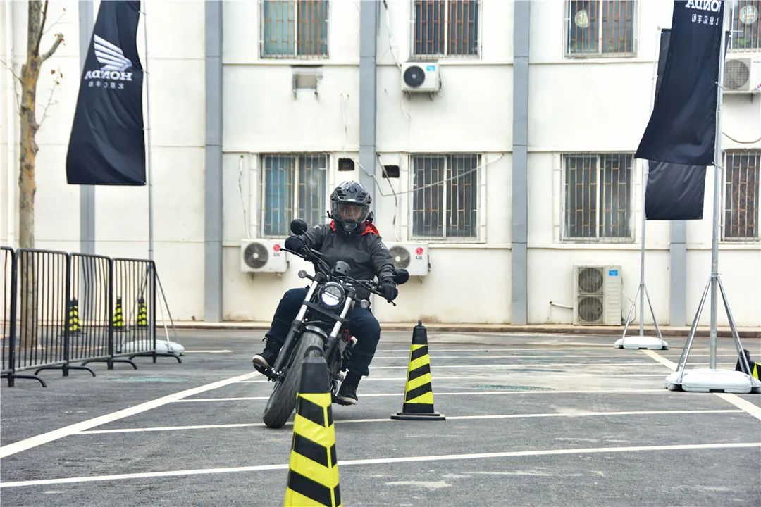 本田踏板车nss300和nss350,本田nss350和光阳s350哪个好