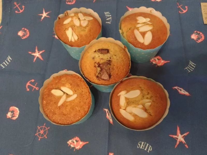 焦糖巧克力香蕉蛋糕做法,红叶谷做鸡蛋糕