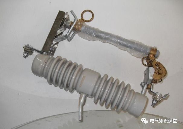 低压电器的定义用途及电气符号,什么是低压电器元件