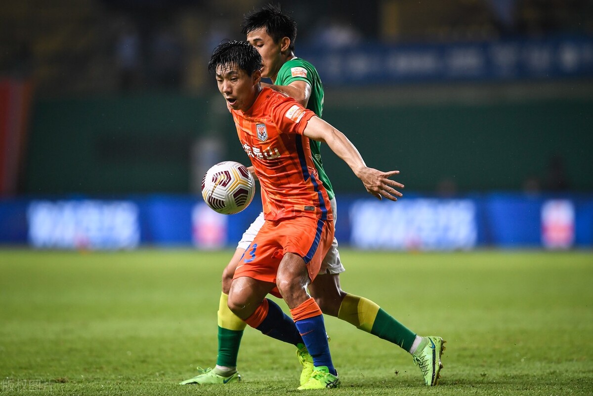 和尹鸿博一起被里皮培养的球员,尹鸿博金敬道吴曦