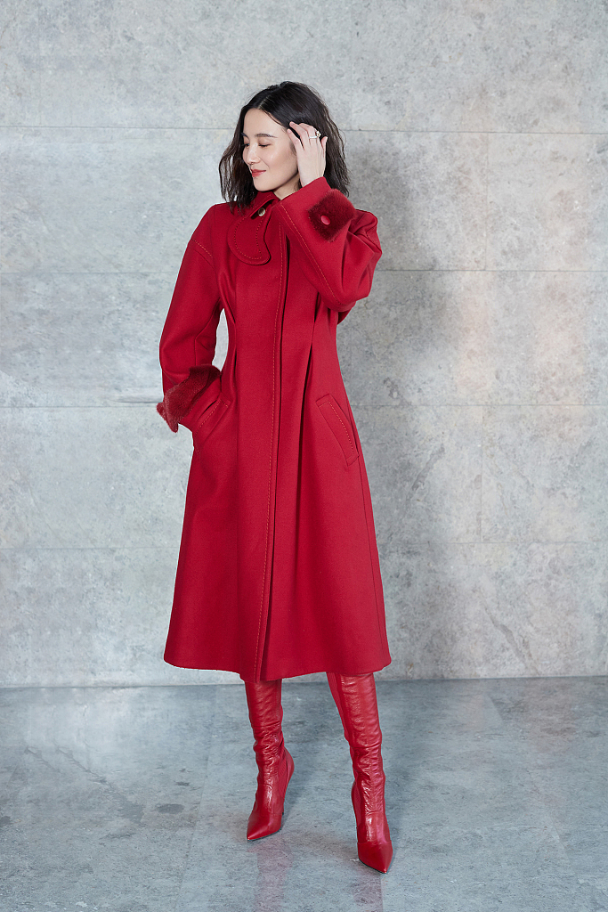 多种颜色不同穿搭风格轻松搭配,搭配参考一波简约耐看的穿搭示范