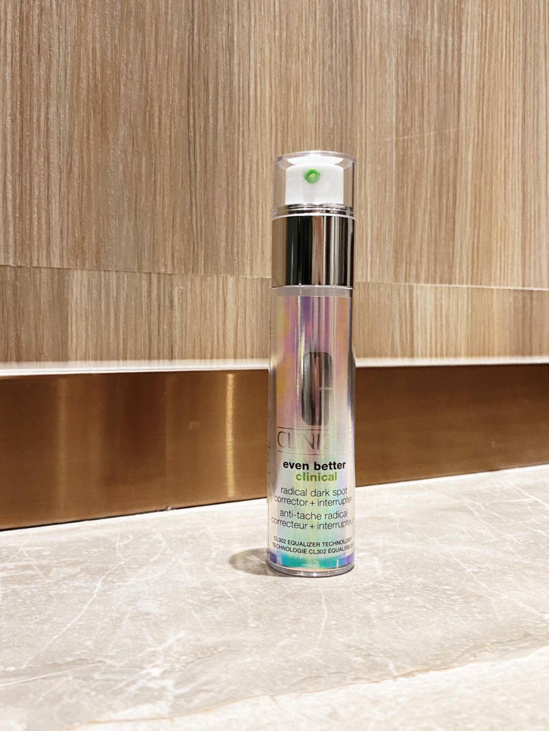 一直在美白却越来越黑的原因,为什么用了美白精华反而黑了