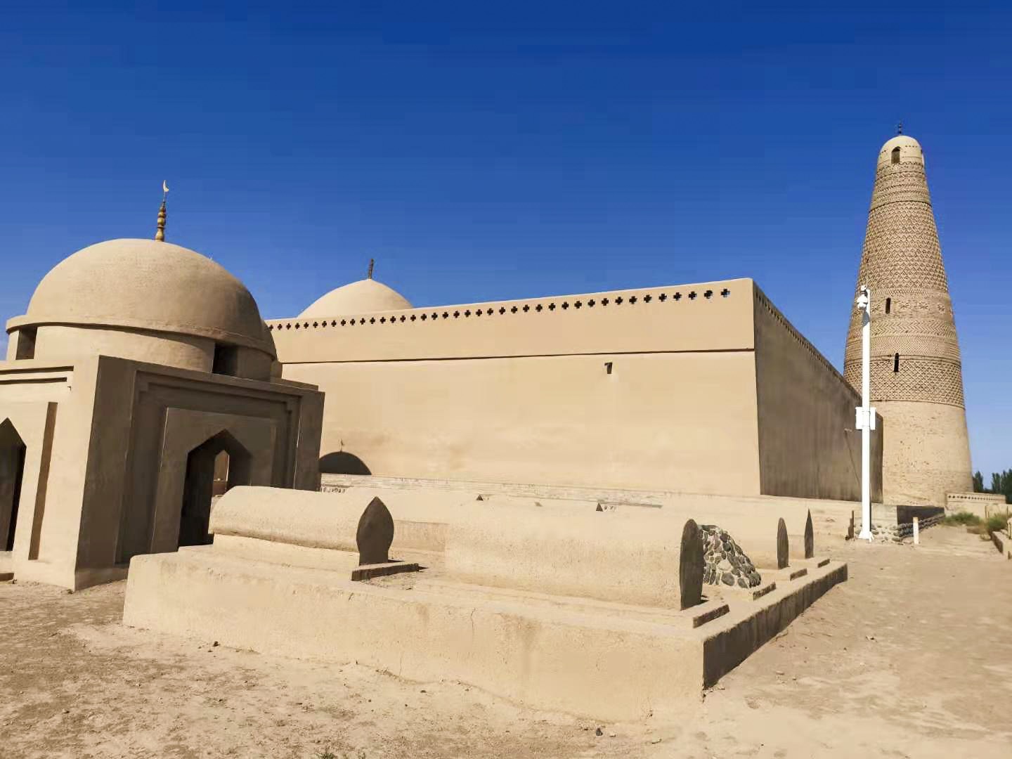 老年人去新疆旅游好去处,适合老年人去的旅游团新疆