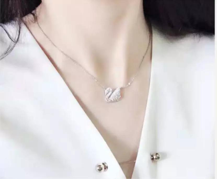 古力娜扎为国人发光的美貌,古力娜扎为韩国明星颁奖