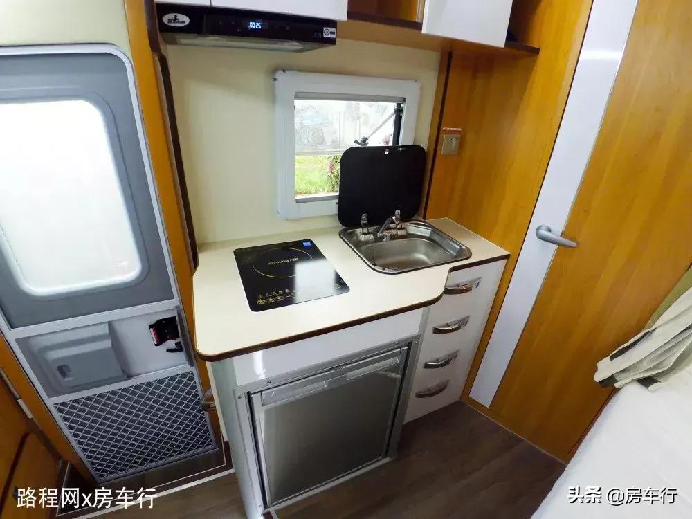 房车大全20-30万的c型房车限量版,房车价格30万元空间大全新自动挡