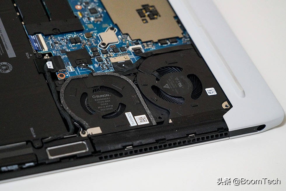 将4只风扇塞入厚度仅有16mm的纤薄游戏本内聊聊Alienwarex15R1