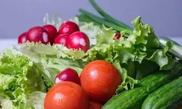 不能出门打工，但又没钱创业，还有什么办法赚钱？